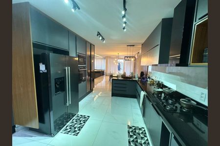 Casa de condomínio à venda com 488m², 6 quartos e 2 vagas