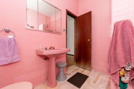 Casa à venda com 720m², 8 quartos e 8 vagasBanheiro da Suíte