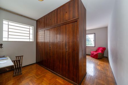 Casa à venda com 720m², 8 quartos e 8 vagasSuíte