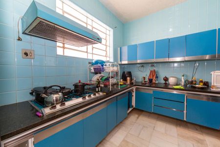 Casa à venda com 720m², 8 quartos e 8 vagasCozinha