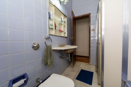 Casa à venda com 720m², 8 quartos e 8 vagasBanheiro 1