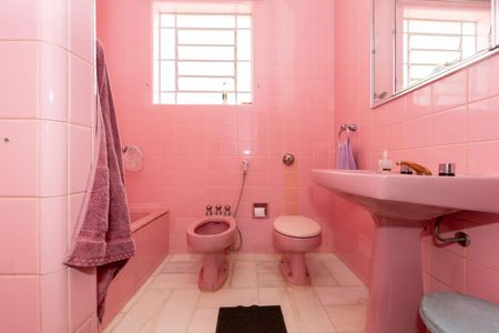 Casa à venda com 720m², 8 quartos e 8 vagasBanheiro da Suíte