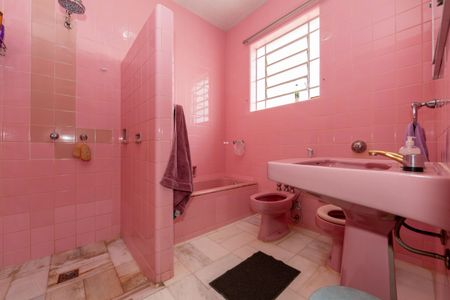 Casa à venda com 720m², 8 quartos e 8 vagasBanheiro da Suíte