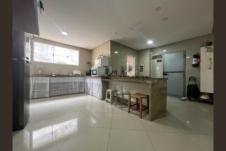 Apartamento à venda com 230m², 3 quartos e 1 vaga Apartamento à venda com 230m², 3 quartos e 1 vagaCozinha