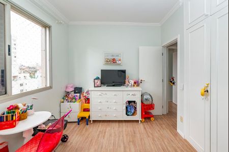 Apartamento à venda com 130m², 4 quartos e 2 vagas Apartamento à venda com 130m², 4 quartos e 2 vagasQuarto 1