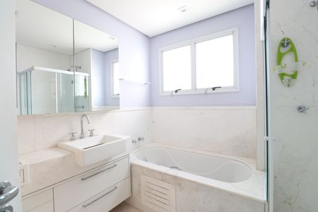 Apartamento para alugar com 500m², 4 quartos e 6 vagasBanheiro Social