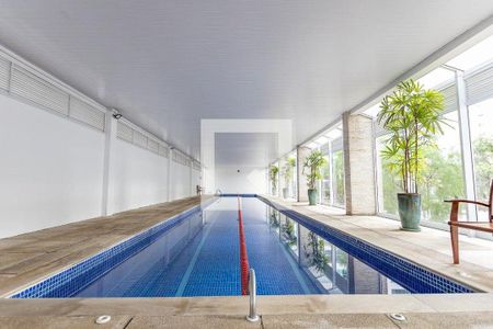 Apartamento para alugar com 500m², 4 quartos e 6 vagasÁrea comum - Piscina Coberta