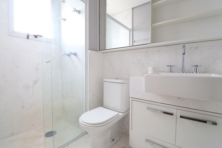 Apartamento para alugar com 500m², 4 quartos e 6 vagasBanheiro da Suíte 1