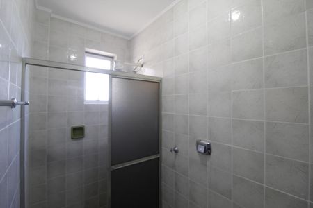 Banheiro de apartamento para alugar com 0 quarto, 32m² em Petrópolis, Porto Alegre