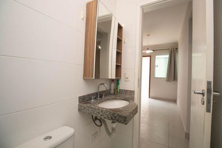 Casa de condomínio à venda com 40m², 2 quartos e 1 vaga Casa de condomínio à venda com 40m², 2 quartos e 1 vagaBanheiro