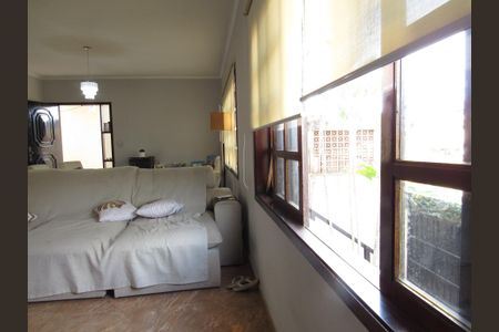 Sala de casa à venda com 3 quartos, 356m² em City Bussocaba, Osasco
