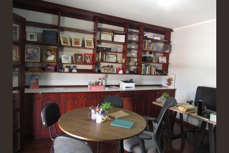 Casa à venda com 356m², 3 quartos e 3 vagasEscritório