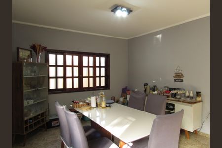 Casa à venda com 356m², 3 quartos e 3 vagasCozinha