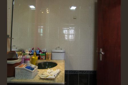 Casa à venda com 356m², 3 quartos e 3 vagasBanheiro da Suíte 1