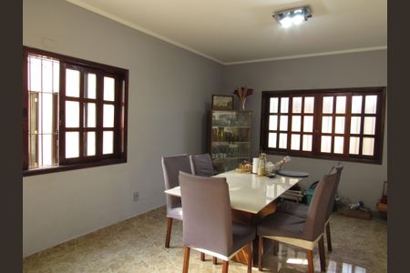 Casa à venda com 356m², 3 quartos e 3 vagasCozinha