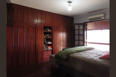 Casa à venda com 356m², 3 quartos e 3 vagasSuíte 2