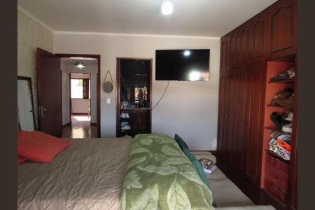 Casa à venda com 356m², 3 quartos e 3 vagasSuíte 2