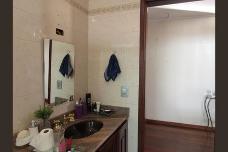 Casa à venda com 356m², 3 quartos e 3 vagasBanheiro Social