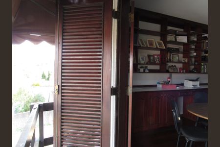 Casa à venda com 356m², 3 quartos e 3 vagasVaranda do Escritório