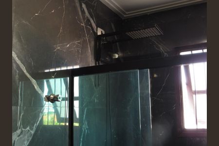 Casa à venda com 356m², 3 quartos e 3 vagasBanheiro da Suíte 2