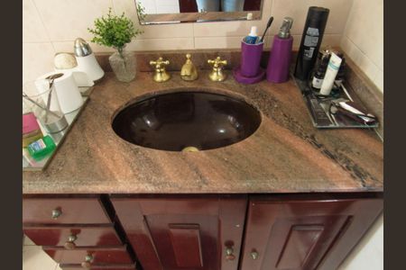 Casa à venda com 356m², 3 quartos e 3 vagasBanheiro Social