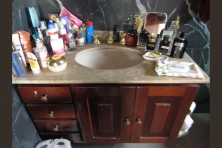 Casa à venda com 356m², 3 quartos e 3 vagasBanheiro da Suíte 2