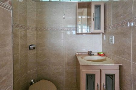 Apartamento para alugar com 100m², 3 quartos e 1 vaga Apartamento para alugar com 100m², 3 quartos e 1 vagaBanheiro da Suíte