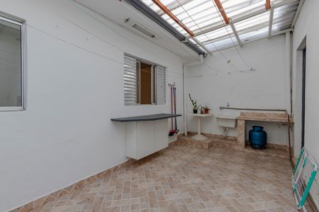 Casa para alugar com 52m², 1 quarto e 1 vaga Casa para alugar com 52m², 1 quarto e 1 vagaQuintal