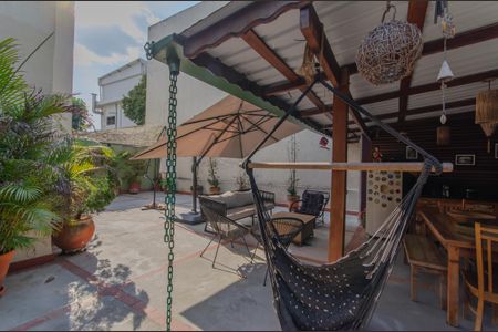 Apartamento à venda com 214m², 2 quartos e 1 vagaÁrea de Serviço