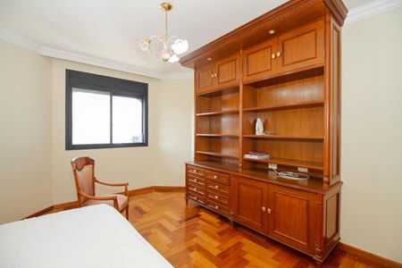 Apartamento à venda com 669m², 5 quartos e 5 vagas Apartamento à venda com 669m², 5 quartos e 5 vagasQuarto 1