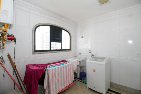 Apartamento à venda com 669m², 5 quartos e 5 vagas Apartamento à venda com 669m², 5 quartos e 5 vagasÁrea de Serviço