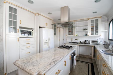 Apartamento à venda com 669m², 5 quartos e 5 vagas Apartamento à venda com 669m², 5 quartos e 5 vagasCozinha