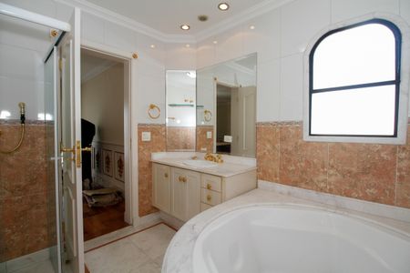Apartamento à venda com 669m², 5 quartos e 5 vagas Apartamento à venda com 669m², 5 quartos e 5 vagasBanheiro da Suíte 4
