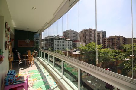 Sala - Varanda de apartamento à venda com 4 quartos, 245m² em Jacarepaguá, Rio de Janeiro