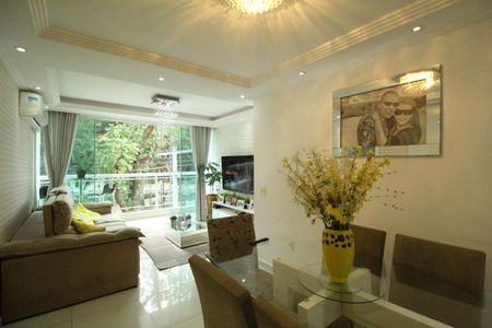 Sala de casa de condomínio à venda com 2 quartos, 200m² em Taquara, Rio de Janeiro