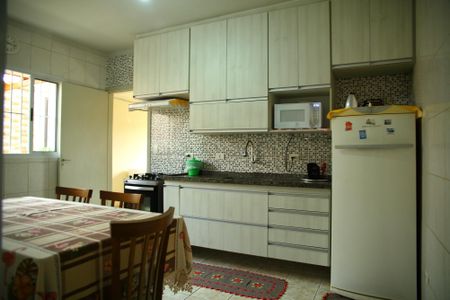 Casa à venda com 230m², 3 quartos e 2 vagasCozinha