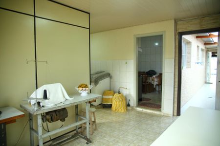 Casa à venda com 230m², 3 quartos e 2 vagasÁrea de Serviço