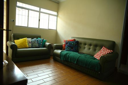 Casa à venda com 230m², 3 quartos e 2 vagasSala