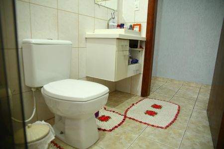 Casa à venda com 230m², 3 quartos e 2 vagasBanheiro