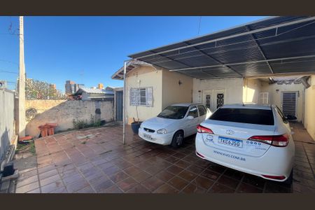 Casa à venda com 175m², 2 quartos e 2 vagas Casa à venda com 175m², 2 quartos e 2 vagasÁrea Externa