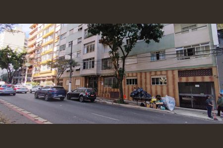 Apartamento à venda com 161m², 3 quartos e 1 vaga Apartamento à venda com 161m², 3 quartos e 1 vagaFachada