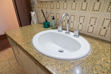 Apartamento à venda com 161m², 3 quartos e 1 vaga Apartamento à venda com 161m², 3 quartos e 1 vagaBanheiro 1