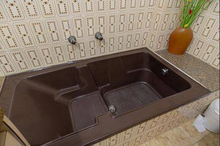 Apartamento à venda com 161m², 3 quartos e 1 vaga Apartamento à venda com 161m², 3 quartos e 1 vagaBanheiro 1