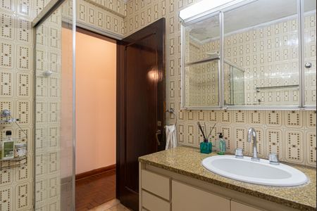 Apartamento à venda com 161m², 3 quartos e 1 vaga Apartamento à venda com 161m², 3 quartos e 1 vagaBanheiro 1