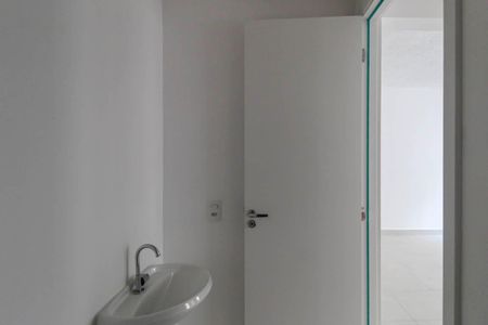 Apartamento para alugar com 32m², 2 quartos e sem vaga Apartamento para alugar com 32m², 2 quartos e sem vagaBanheiro