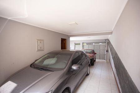 Casa à venda com 400m², 3 quartos e 8 vagas Casa à venda com 400m², 3 quartos e 8 vagasÁrea comum