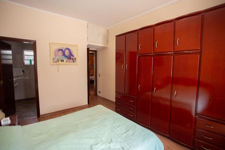 Casa à venda com 400m², 3 quartos e 8 vagas Casa à venda com 400m², 3 quartos e 8 vagasSuíte