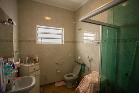 Casa à venda com 400m², 3 quartos e 8 vagas Casa à venda com 400m², 3 quartos e 8 vagasBanheiro