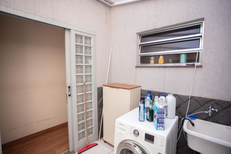 Casa à venda com 400m², 3 quartos e 8 vagas Casa à venda com 400m², 3 quartos e 8 vagasÁrea de Serviço