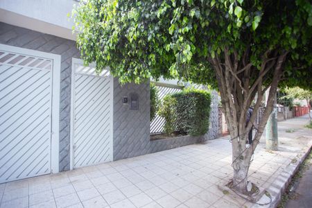 Casa à venda com 400m², 3 quartos e 8 vagas Casa à venda com 400m², 3 quartos e 8 vagasFachada